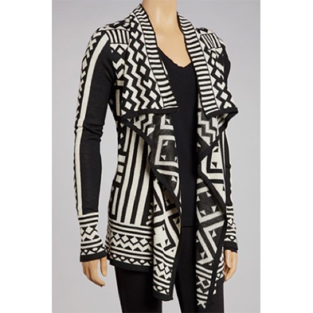Black and White Color Block Knit Cardigan - Picture 2 of 3